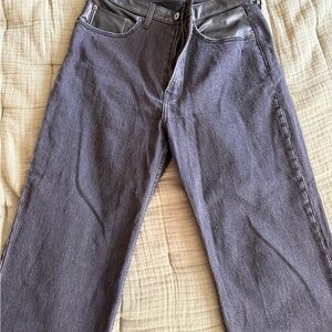 Abercrombie & Fitch black women’s jeans with leather Details